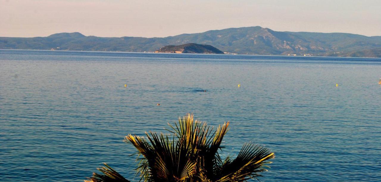Eleni'S Sea View Adults Only Apartment Pefkochori Luaran gambar